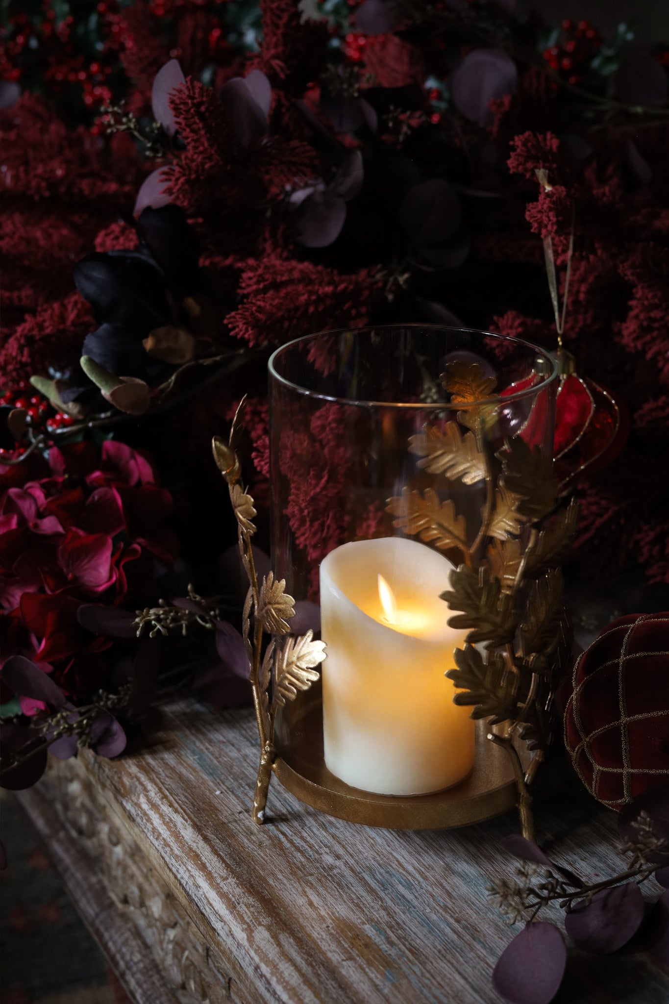 Gold Leaf Candleholder Hurricane